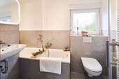 Helles Badezimmer - 