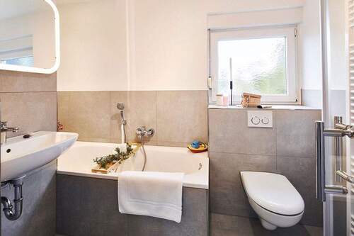 Helles Badezimmer - 