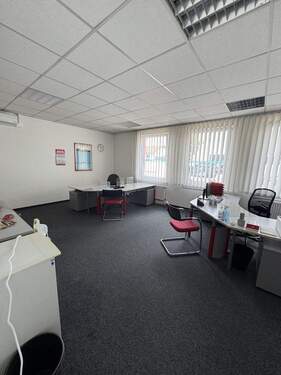 1 - Schönes geräumiges Büro in zentraler Lage im Frankfurter Gallusviertel zu vermieten! [HMR-O03E04]