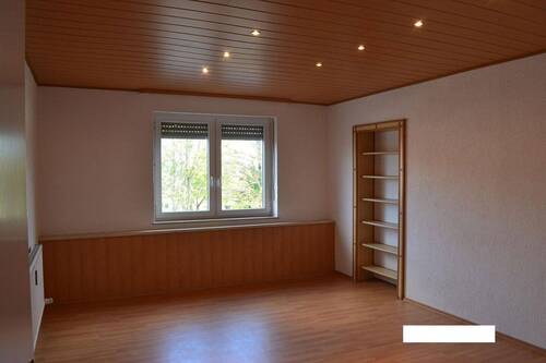 Bild 1 - Schöne 5 Zimmer Wohnung, die problemlos in zwei separate Wohnungen umgebaut werden kann