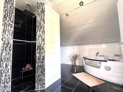 Badezimmer - Einfamilienhaus mit 133,00 m² in Massing zum Kaufen