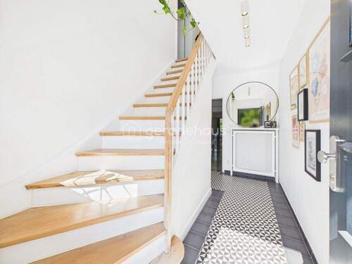 Diele - 6 Zimmer Einfamilienhaus zum Kaufen in Nordhorn