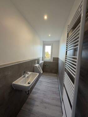 Gäste-WC - 4 Zimmer Etagenwohnung in Zwenkau OT Großdalzig