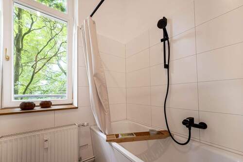 Bad mit Badezimmer - 