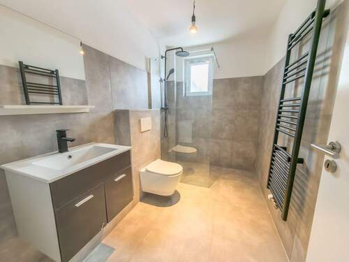 Badezimmer 1 - 4 Zimmer Doppelhaushälfte in Hamburg