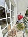 mit kleinem Balkon - 