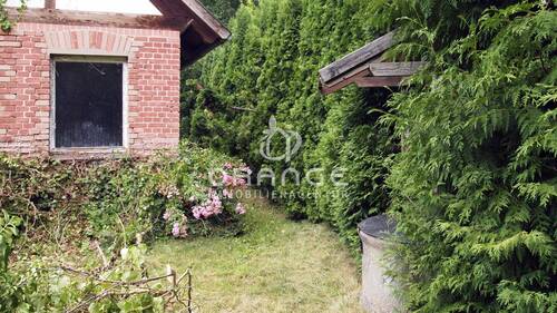 Brunnen in Hausnähe - 7 Zimmer Mehrfamilienhaus, Wohnhaus in Karrenzin