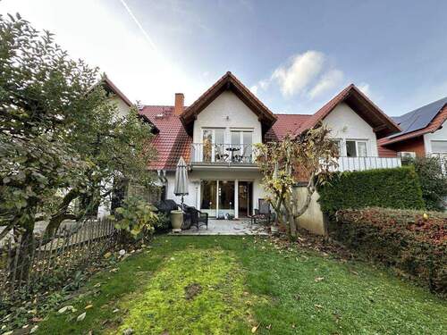 Rückansicht - 4 Zimmer Reihenmittelhaus in Bad Homburg vor der Höhe / Obereschbach