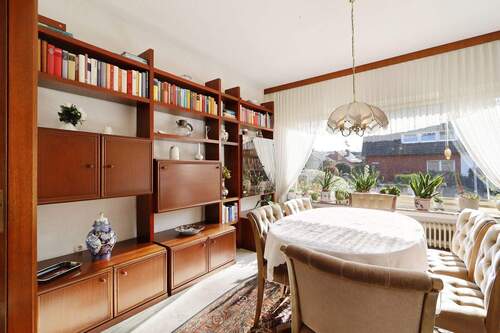 Wohnzimmer - 6 Zimmer Mehrfamilienhaus, Wohnhaus zum Kaufen in Lohne