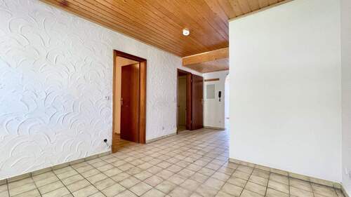 offenes Wohnzimmer - Fürth: 4-ZW, 52m², im 2.OG, frei ab sofort