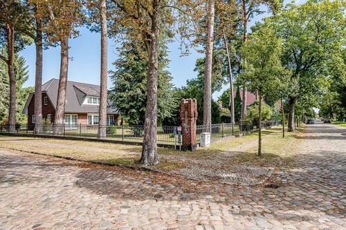 Straßenansicht - 5 Zimmer Einfamilienhaus zum Kaufen in Falkensee