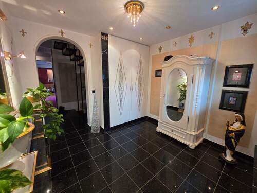 Eingangsbereich - 4 Zimmer Mehrfamilienhaus, Wohnhaus in Velbert