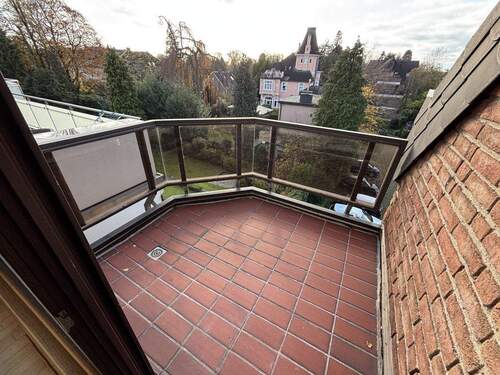 Balkon in Westlage - 