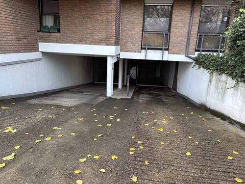 Zufahrt zur Tiefgarage - 