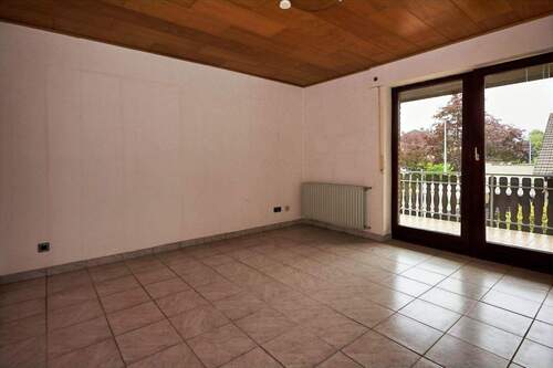Kinderzimmer 2 mit Zugang Balkon/Loggia - 