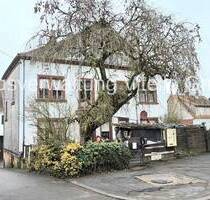 Zweifamilienhaus mit zusätzlichem Garagengrundstück - Neunkirchen Wiebelskirchen