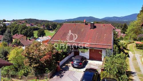Zufahrt - Ostansicht - 6 Zimmer Einfamilienhaus zum Kaufen in Thurmansbang