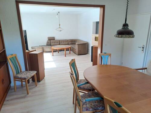 Wohn-/Esszimmer - 