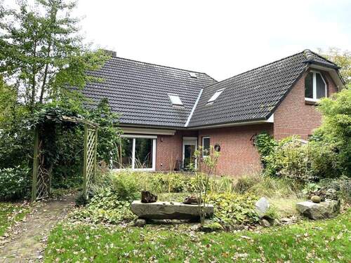 Blick vom Garten aus - 7 Zimmer Einfamilienhaus in Windbergen