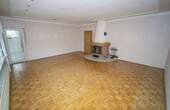 Wohhnzimmer mit Kamin - 
