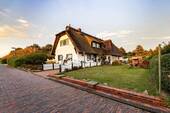 Außenansicht - Traumhafte Lage trifft Tradition - Reetdachhaus auf Langeoog