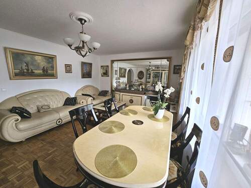 Wohnzimmer 1 - 4 Zimmer Etagenwohnung in Bielefeld