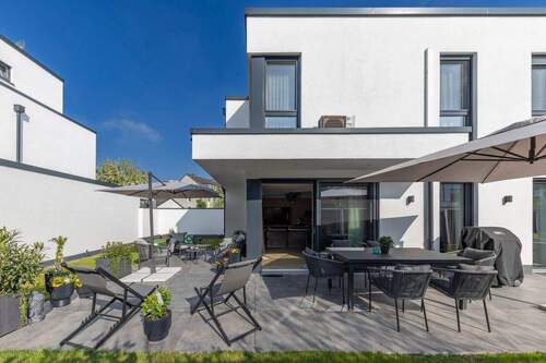 Terrasse - 4 Zimmer Einfamilienhaus zum Kaufen in Meerbusch