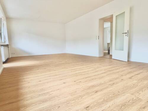 Wohnzimmer - 3 Zimmer Etagenwohnung zur Miete in Ansbach