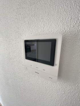 Klingelanlage mit Sprechanlage und Kamera - 