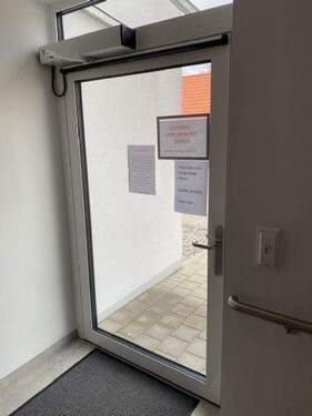 vollautomatische Eingangstüren für sicheren Zugang - 