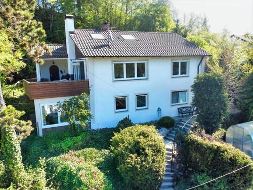 Vorderseite - Wohnen mit Weitblick - Einfamilienhaus in der Sonnenhalde 