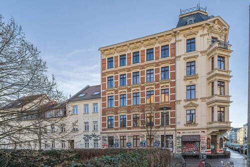 Gebäudeansicht - 4 Zimmer Etagenwohnung zum Kaufen in Leipzig