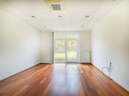 Büro 1 - 