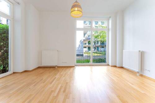 Bedroom with access to the terrace - 