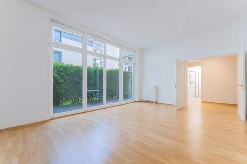 Living room. AI-edited - 3 Zimmer Etagenwohnung zum Kaufen in Berlin