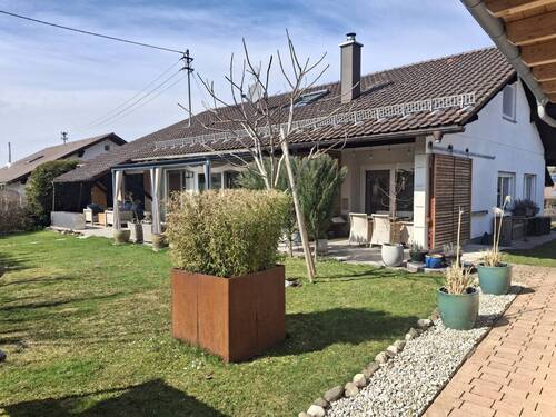 Ansicht - LIEBEVOLL GESTALTETES ARCHITEKTENHAUS IN BEGEHRTER LAGE VON ROTTENBUCH