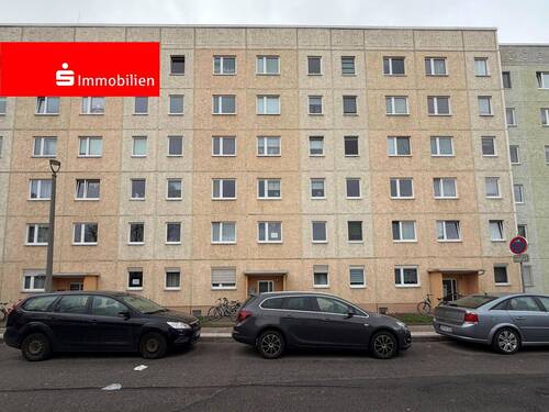 Mehrfamilienhaus - Attraktive 3-Zimmer-Wohnung mit großem Balkon