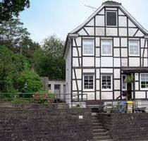 Charmantes Fachwerkhaus mit Potenzial - optionales Gartengrundstück mit eigenem Wupper-Zugang - Solingen Solingen-Mitte Charmantes Fachwerkhaus mit Potenzial - optionales Gartengrundstück mit eigenem Wupper-Zugang - Solingen Solingen-Mitte