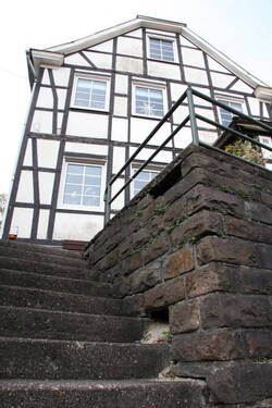 Hauszugang - 5 Zimmer Einfamilienhaus in Solingen