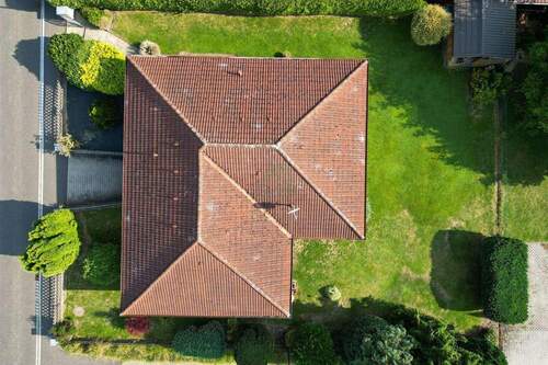 Luftbild - 4 Zimmer Einfamilienhaus zum Kaufen in Amberg-Fuchsstein