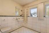 Badezimmer II - 