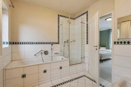 Badezimmer II - 