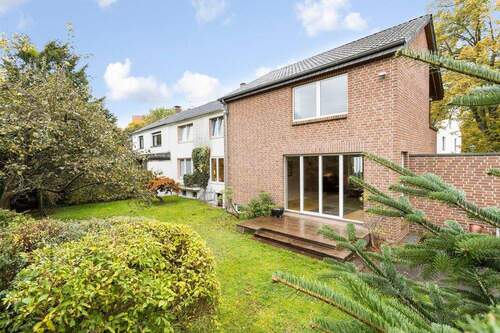 Außenansicht - 7 Zimmer Einfamilienhaus in Düsseldorf