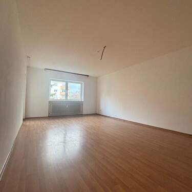 Wohn,- Esszimmer - Etagenwohnung mit 106,00 m&sup2; in Saarbrücken zum Kaufen