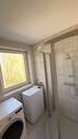 Bad mit Dusche und Fenster - 3 Zimmer Etagenwohnung in Nürnberg / Innenstadtgürtel West/Nord/Ost