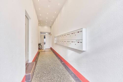 Hauseingang - 3 Zimmer Mehrfamilienhaus, Wohnhaus zum Kaufen in Mannheim