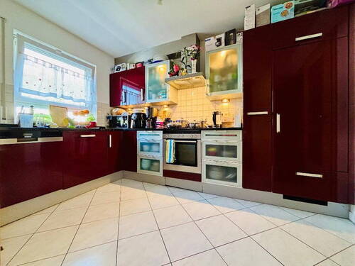 Küche mit Beleuchtung (EG) - 5 Zimmer Reihenmittelhaus in Nürnberg