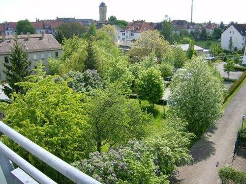 Blick vom Haus Leipziger Str. 113 - Preis inkl. TG-Stellplatz - hübsche ruhige Single-2-Raum-Wohnung - Blick ins Grüne, Aufzug, barrierefreier Zugang