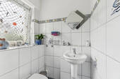 Gäste-WC - 4 Zimmer Reihenendhaus in Langenfeld