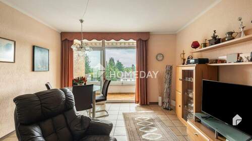 Wohnzimmer 1 - Helle 3-Zimmer-Wohnung mit 2 Loggien - Sofort bezugsfrei in familienfreundlicher Lage